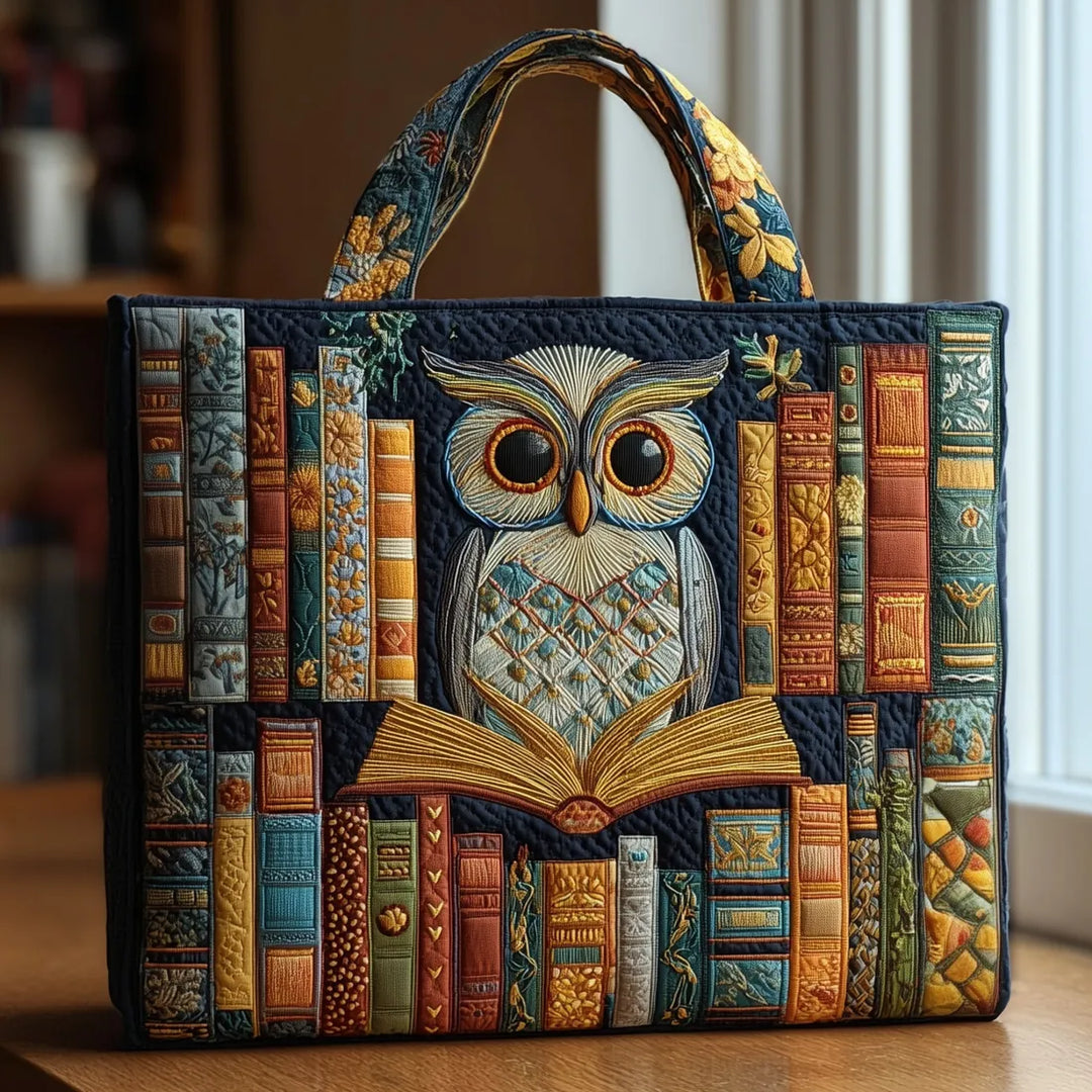 Sac Artisanal Chouette Lectrice entre Livres Anciens