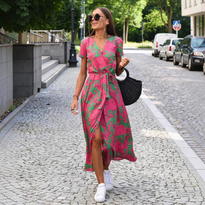 JULIA™ | Robe Col V Élégante