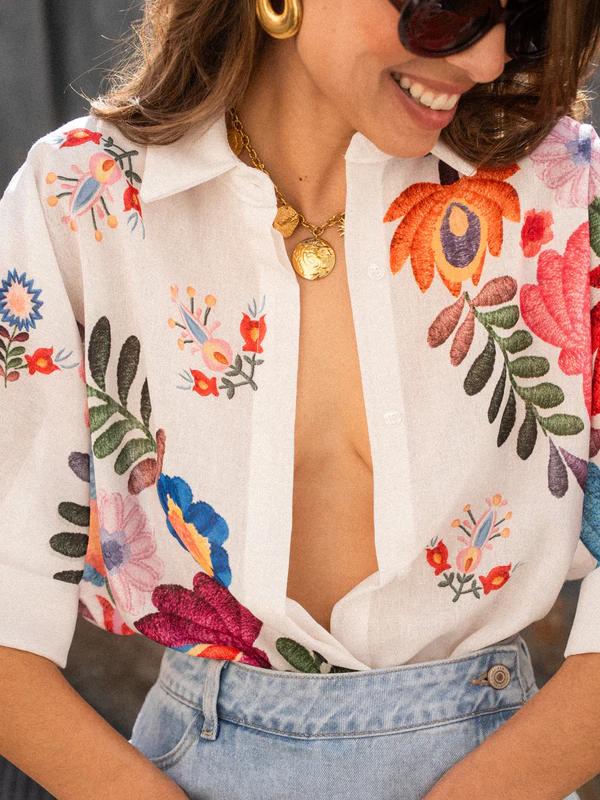 Carla | Chemise Lin Imprimé Floral Brodé Col V Profond & Manches Courtes