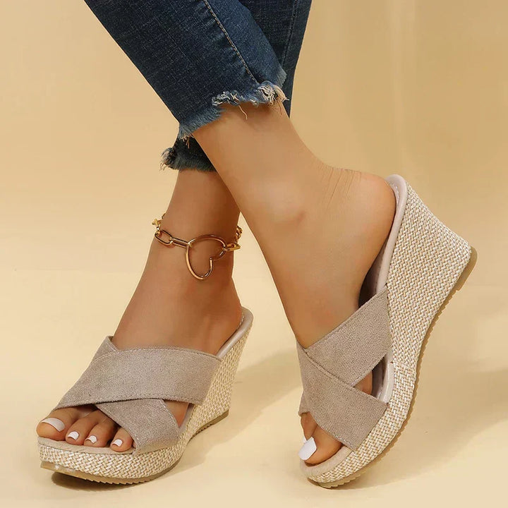 Sandales chic à brides croisées
