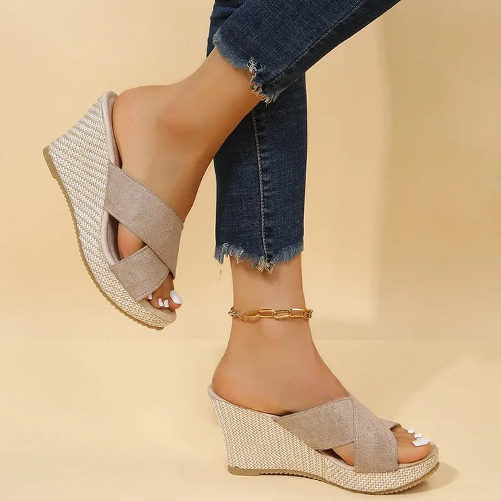 Sandales chic à brides croisées