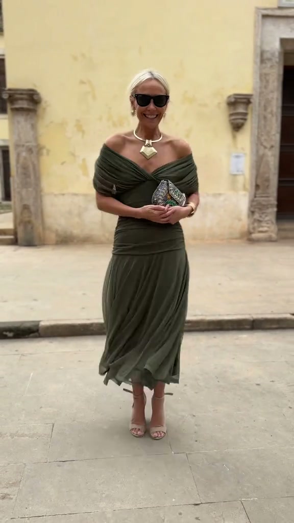 Jade - Elegant Green Dress